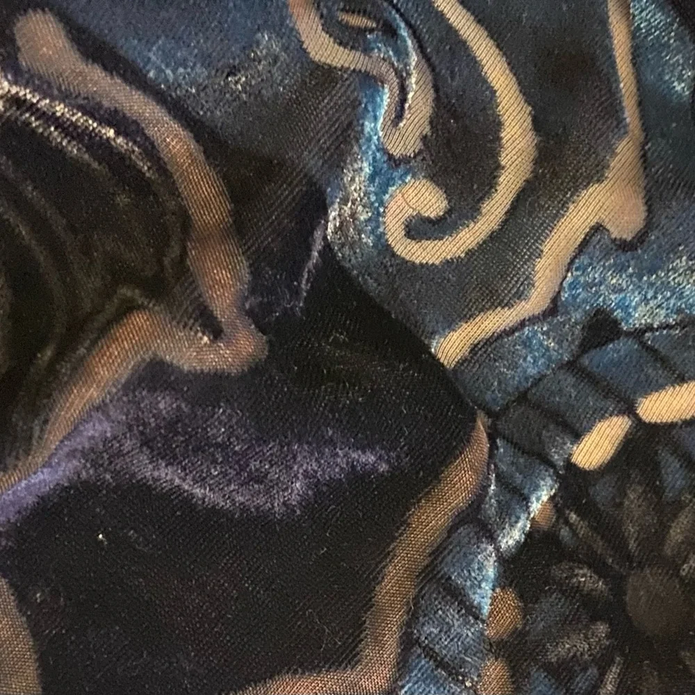 Scarf Velvet Devore Ornate Blue and Black Scarf Fine Silk Viscose Burnt Out NWOT - Picture 6 of 10
